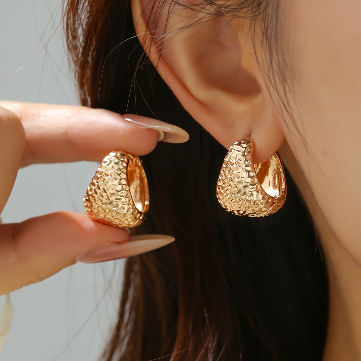 TEMU 1 Pair Elegant Temperament Texture Teardrop Hoop Earrings, Suitable For Women's Banquet Parties And Vacation Wear, Exquisite Jewelry Gift