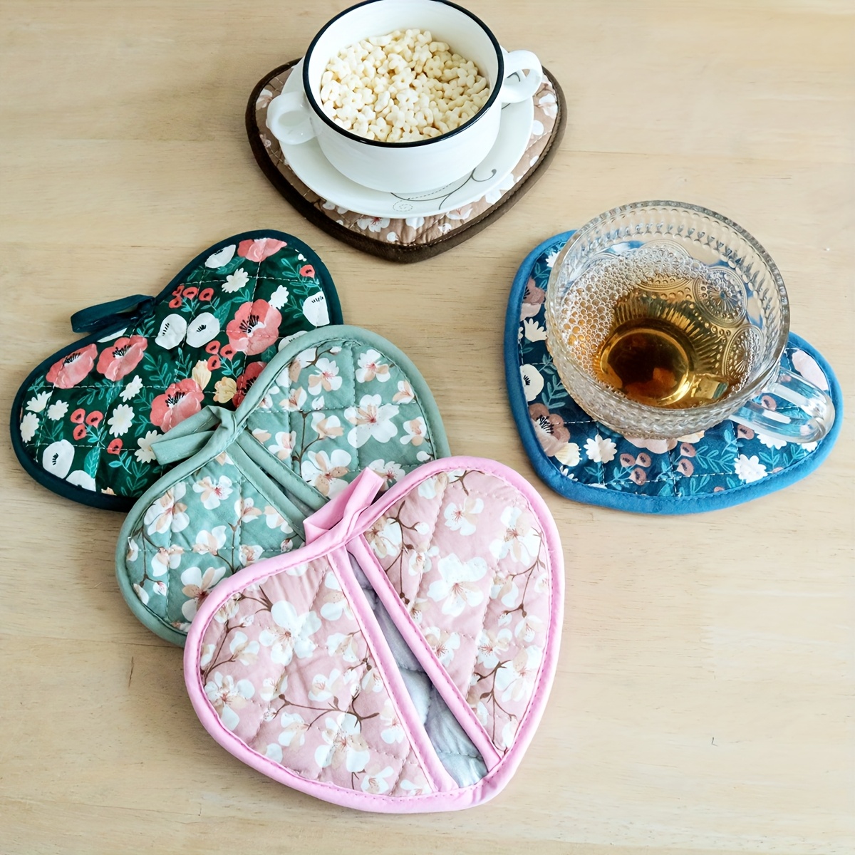 2pcs Heart-Shaped 15.01 X 19.84 cm Thickened Fabric Insulated Pads And Placemats Set, Vintage Floral Print High-Temperature Resistant Multi-Purpose Hanging Coasters, for Placing Cups, Water Bottles, And Bowls, Suitable As Mother'S Day Gift
