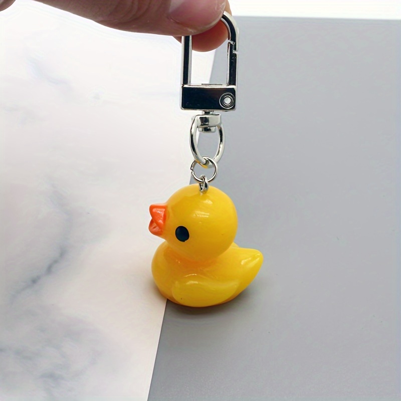 

Fashionable Yellow Duck Keychain For Men, Cute Novelty Cartoon Animal Keyring For Bags And Wallets - Casual White Lead Alloy Keychain