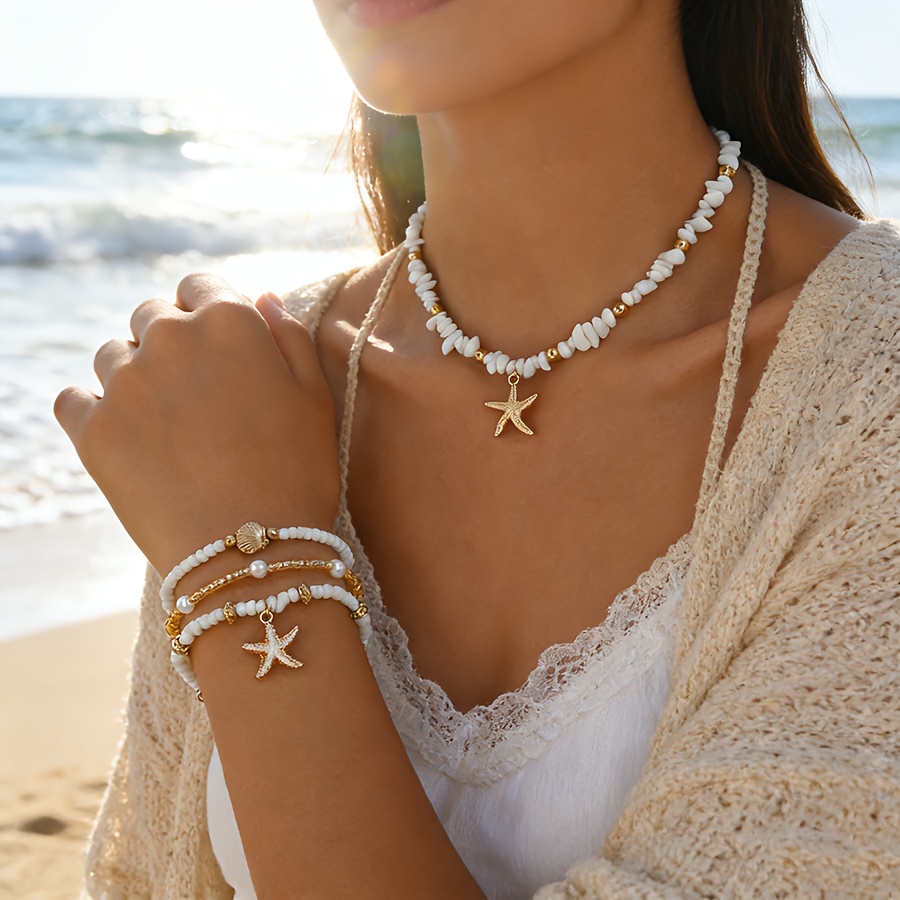 E-shop 4-teiliges Boho-Strand Schmuckset mit Seestern- Muschel-Layered Halskette & Armband, Weiße Perlen mit goldenen Anhängern, Süßer Cooler Stil