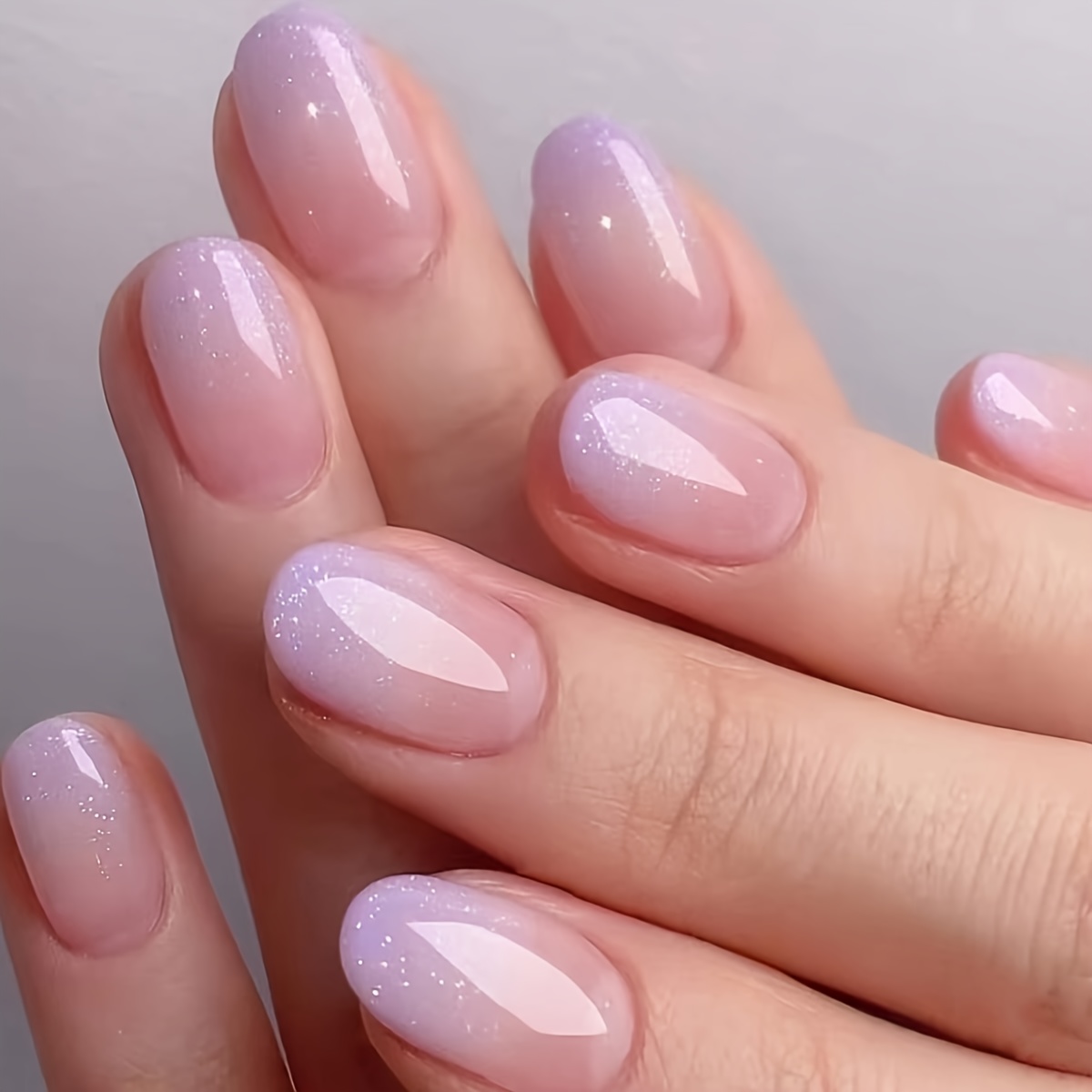 Aesthetic, Sweet, And Cute Gradient 24pcs Short Round Fingernail Wearable Fake Nail Pieces With Nail Set