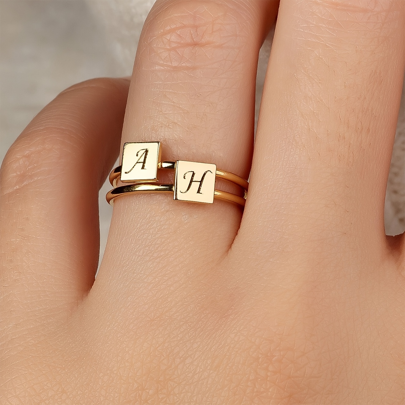 TEMU Bague ouverte personnalisée à blocs d' entrelacés, bague enveloppante réglable plaquée or à lettres de bloc, bague ouverte empilable gravée sur