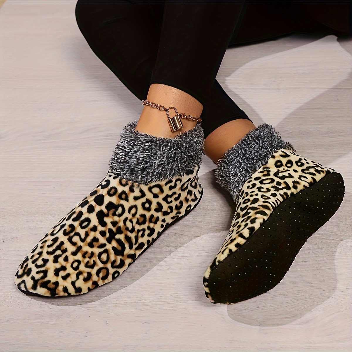 

Fuzzy Trim Leopard Print Socks, Comfy & Warm Home Floor Slipper Socks For Fall & Winter, Women's Stockings & Hosiery