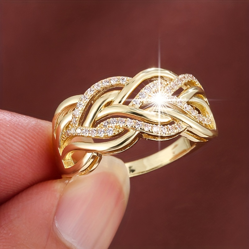 Classic Twist Set Synthetic Zirconia Women's Ring