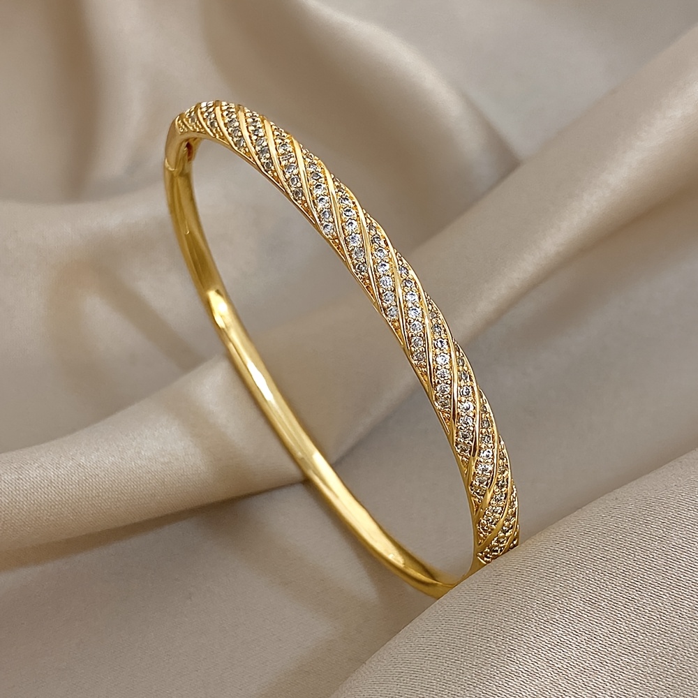 Image of 1pc Twist Inlaid Rhinestones Copper Bracelets Gold-plated Luxury Ornaments Suitable For Gifts Exquisite And Intimate Gifts For Women Mother's Day Gift Valentine's Day Gift