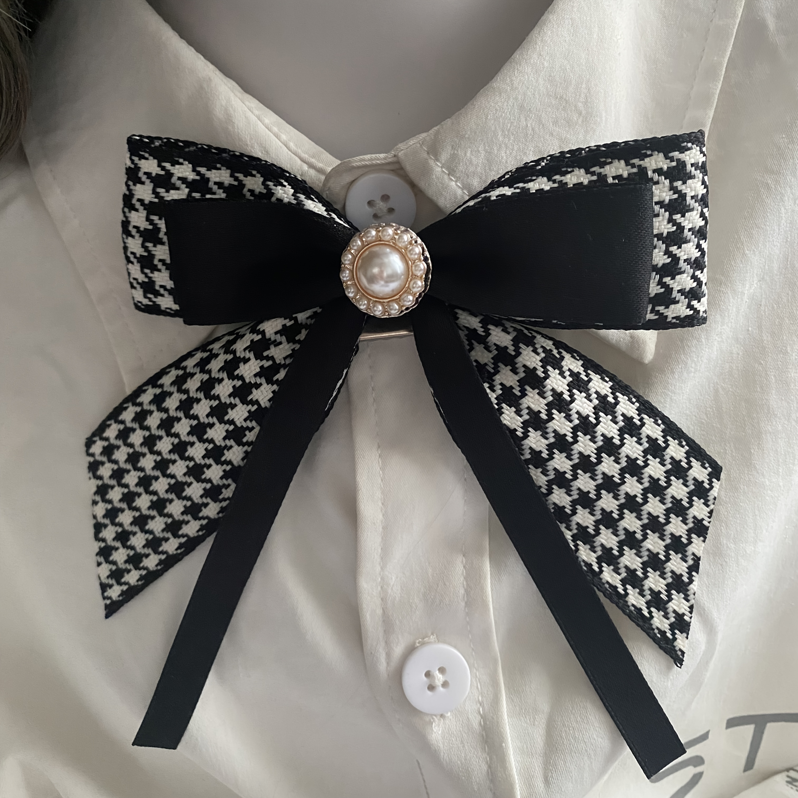 Image of Fashionable Men's And Women's Bow Tie And Corsage, Photo Shoot Accessories For Shirts And Sweaters, Suitable For Daily Wear And Party Outfits, Decorative Bow Tie Accessories