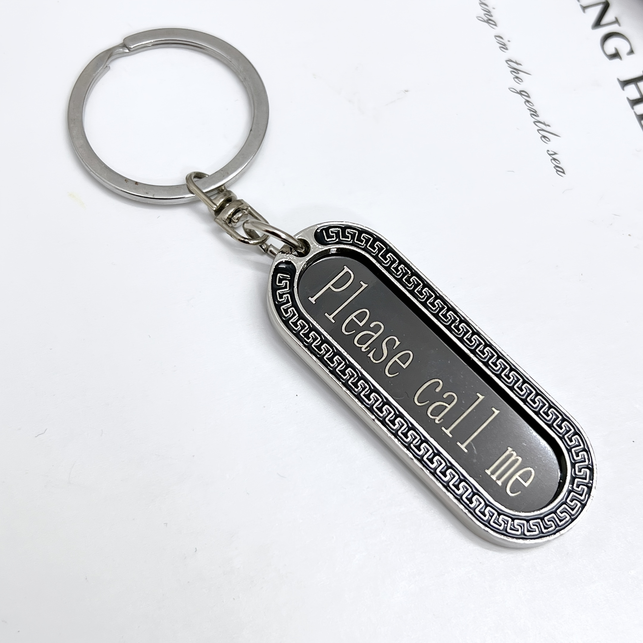 TEMU カスタム製品、新しいパーソナライズキーホルダー、カスタムテキスト入り、ネームタグ、電話番号キーホルダー、キーリング、紛失防止ドッグタグ、バッグペンダント、バックパック、ギフト