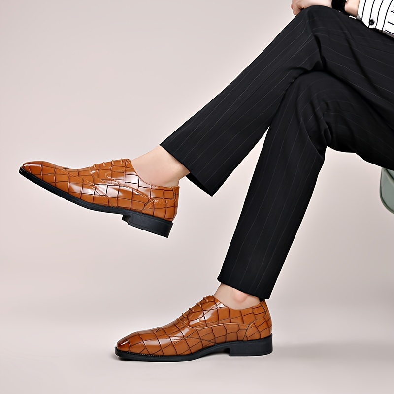 3332 Chaussures de ville formelles pour hommes, brillantes, chaussures de mariage tendance pour marié, chaussures de costume uniformes pour hommes, à la mode et tendance