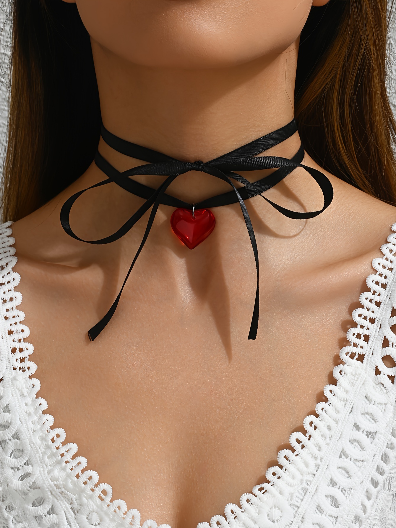 Black and good red necklace in lace and satin