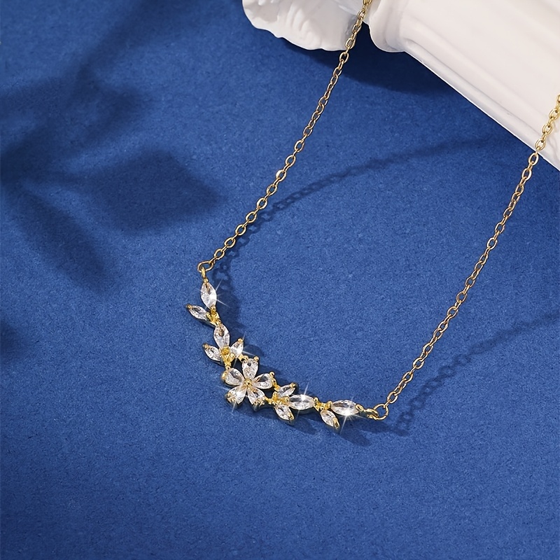 Copper-set Synthetic Synthetic Zirconia Flower Leaf Pendant Necklace Simple and Fashionable Curved Design 1pc of Suitable for Women's Daily Versatile Wear and Gift-giving Occasions