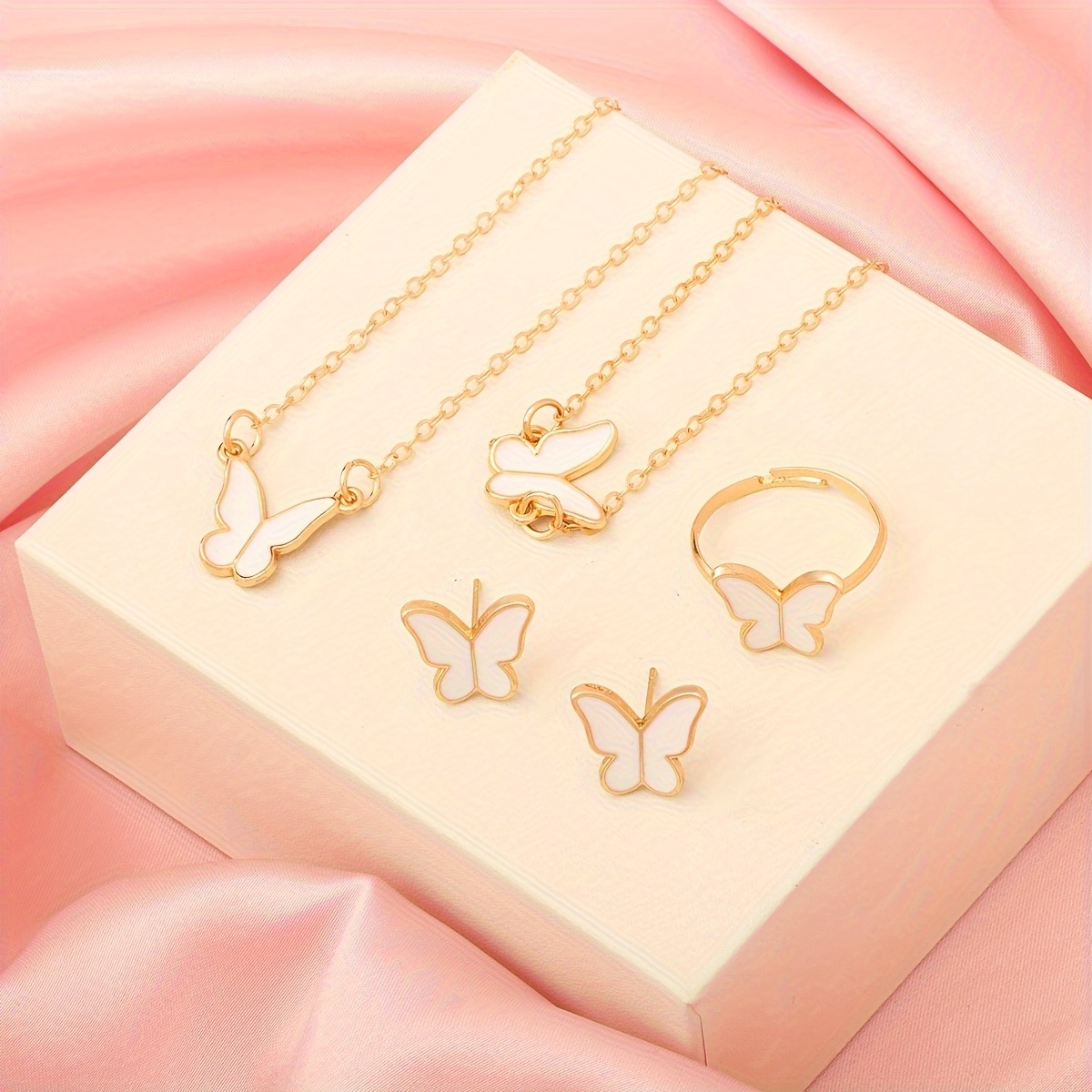 TEMU Juego de 4 piezas con diseño de : un anillo, collar, pulsera y aretes. juego de regalo es ideal para uso diario por mujeres y para fiestas y