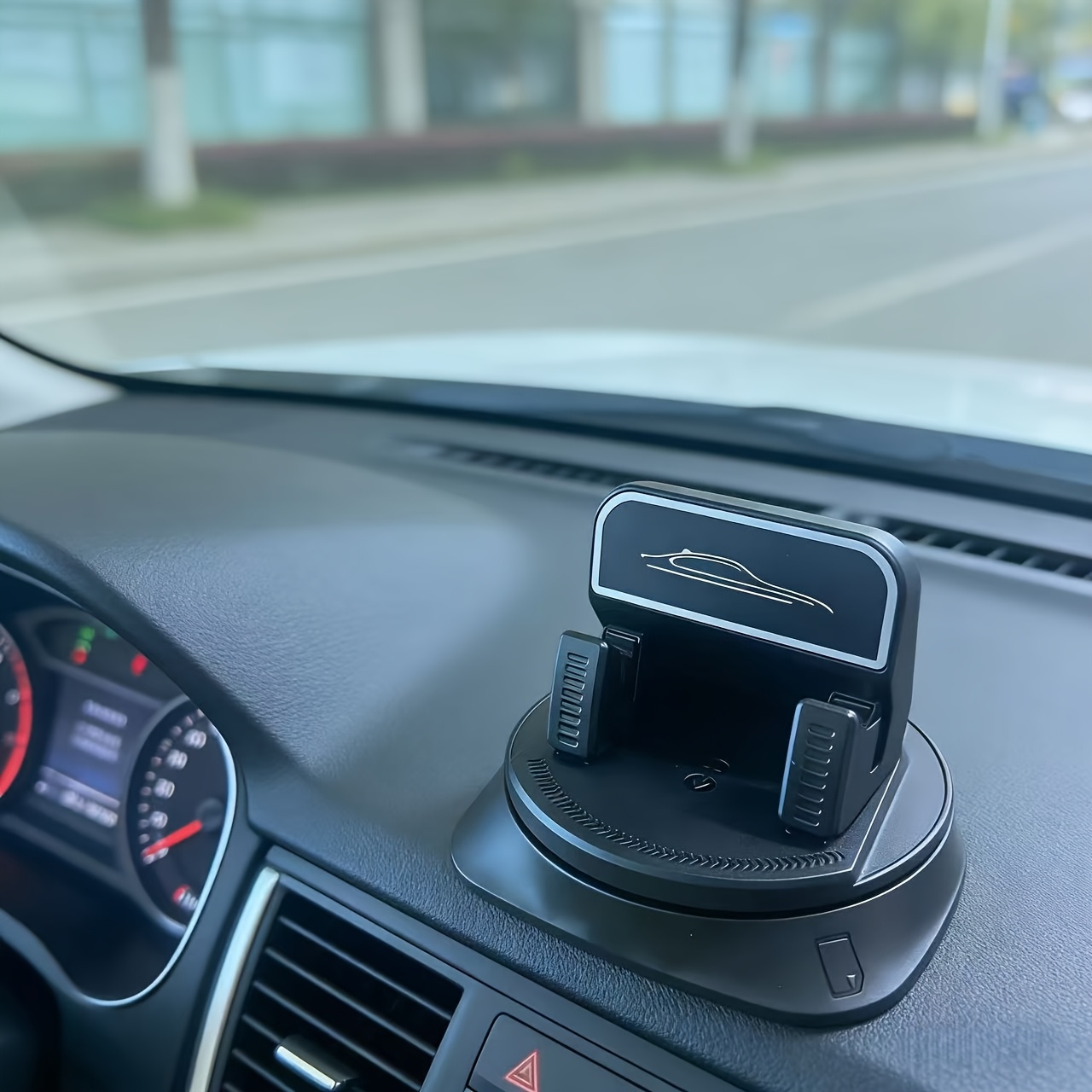 E-shop Eine einzelne Packung einer 360° drehbaren Auto-Handyhalterung, hergestellt aus ABS-Material mit Anti-Rutsch-Pads, geeignet für die