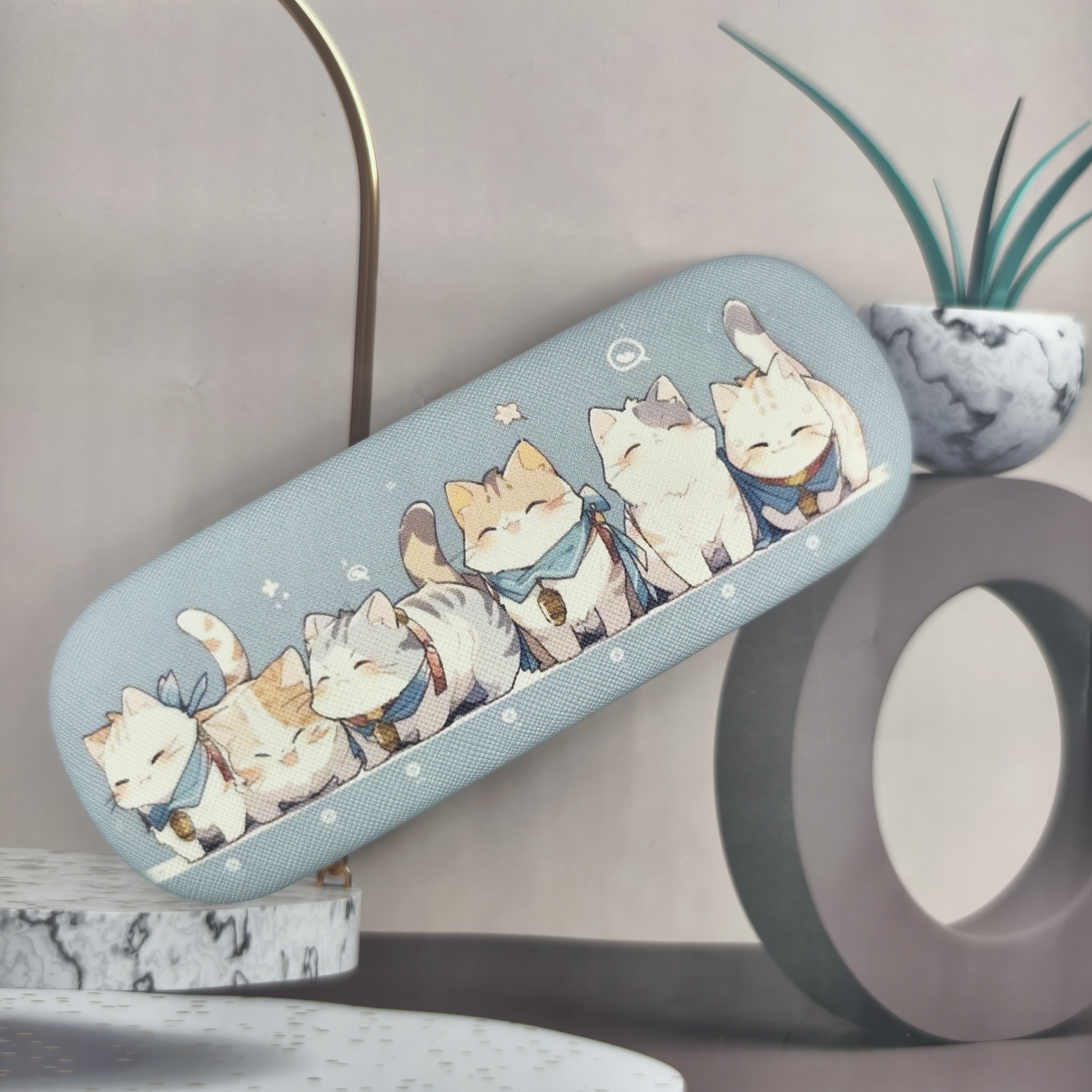 

Cartoon Cute Cats Patterned Eyeglass Case, Durable Iron Material, Portable Glasses Box For Men And Women