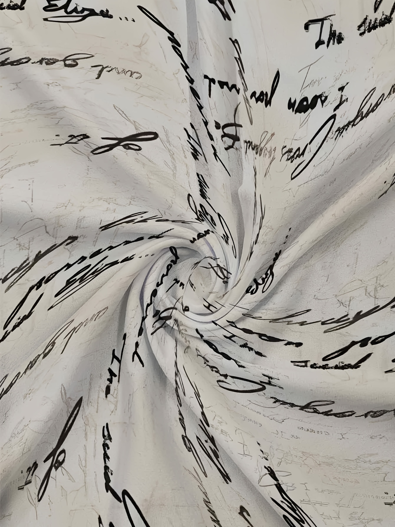 Camiseta de verano de manga corta para niños, con un elegante diseño de estampado de letras, transpirable y cómoda, perfecta para los atuendos diarios de los niños, fresca y refrescante, que muestra encanto individual