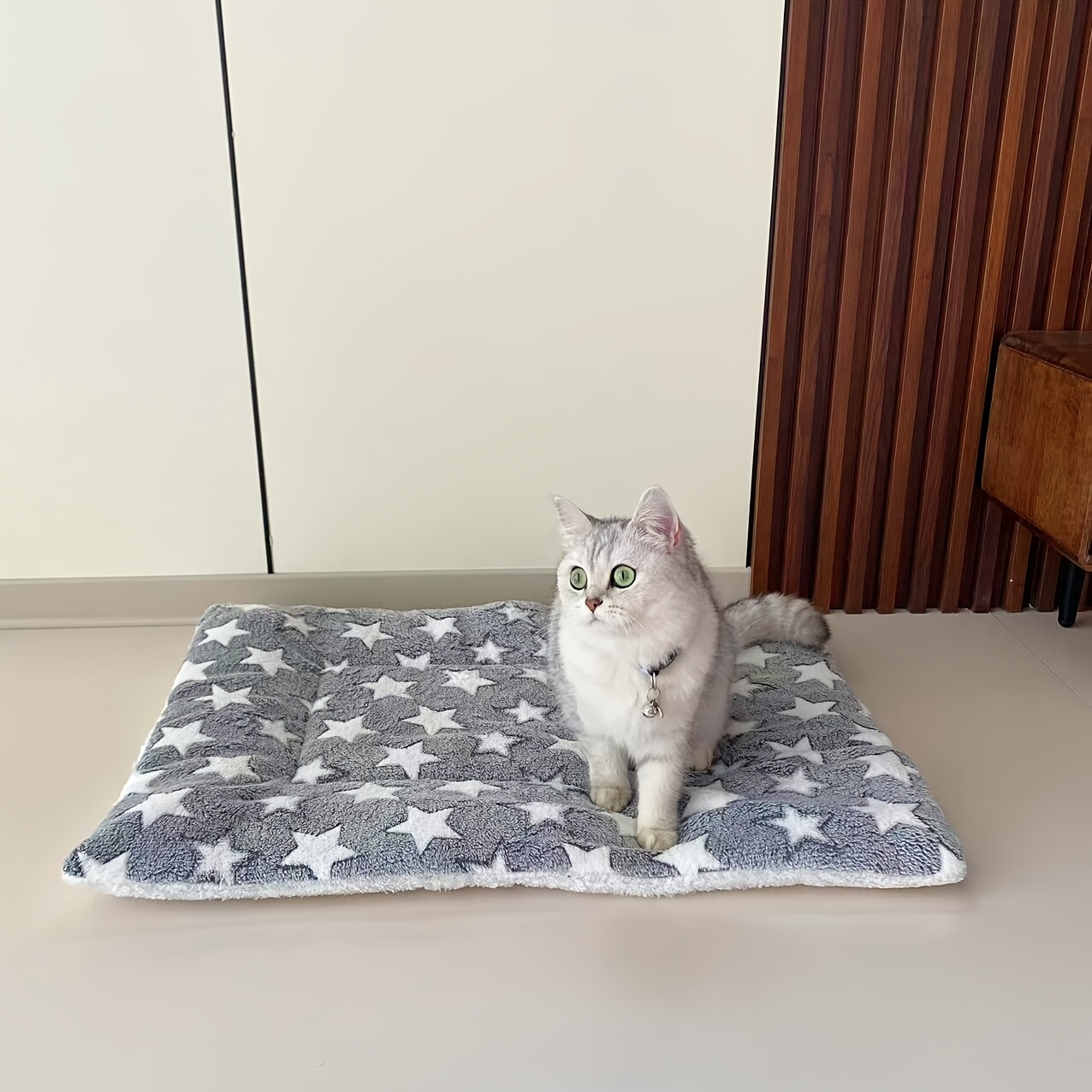 cozy   plush pet mat soft thickened warm blanket for   machine washable durable polyester ideal for autumn     star patterned design pet sleeping ma Product details 7