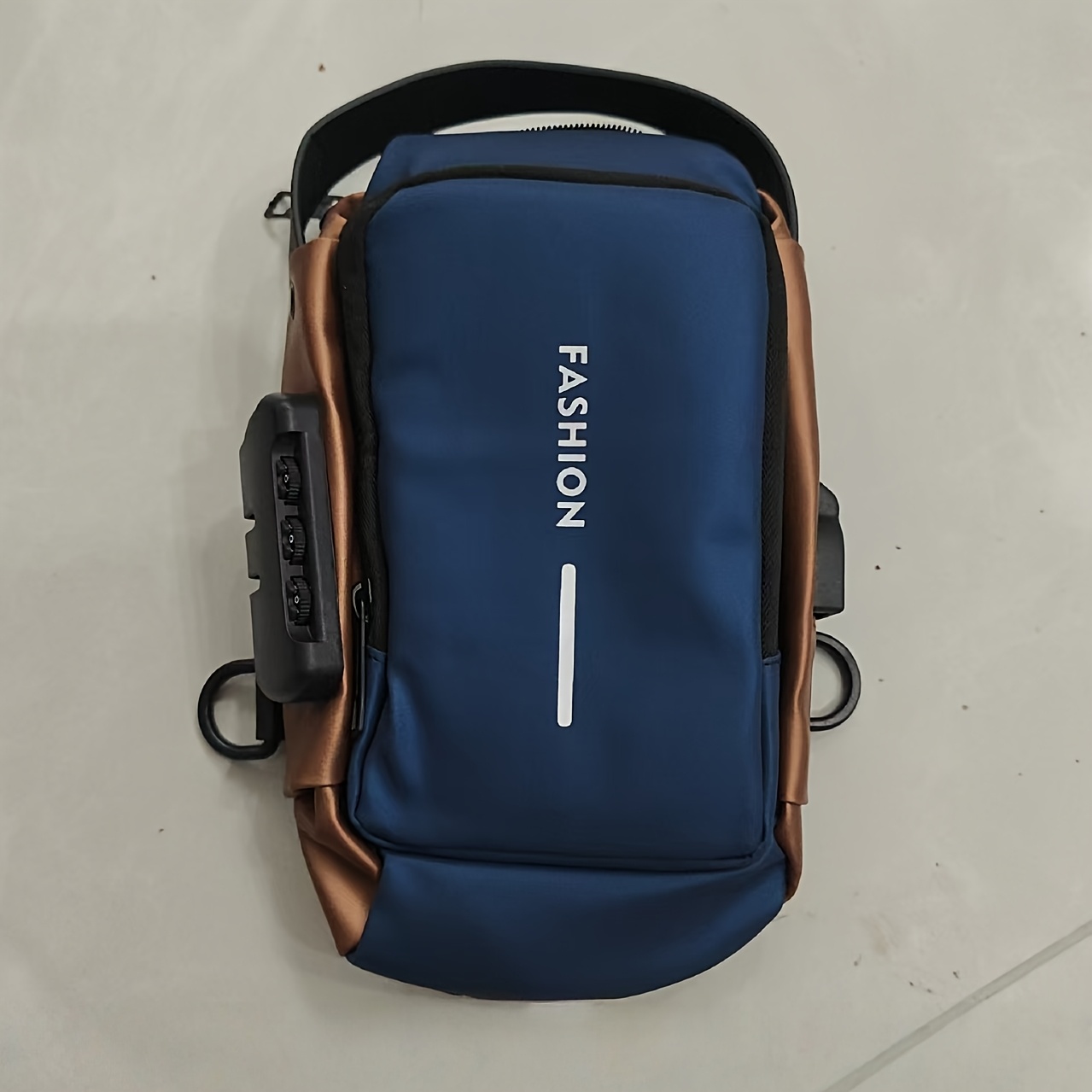 Mochila antifurto para motocicleta com trava, bolsa transversal conversível, fechamento com fecho éclair e compartimento antifurto, alça de ombro ajustável, ideal para deslocamentos, viagens e motociclismo, opções de tamanho grande/pequeno, bolsa transversal segura para homens. 9