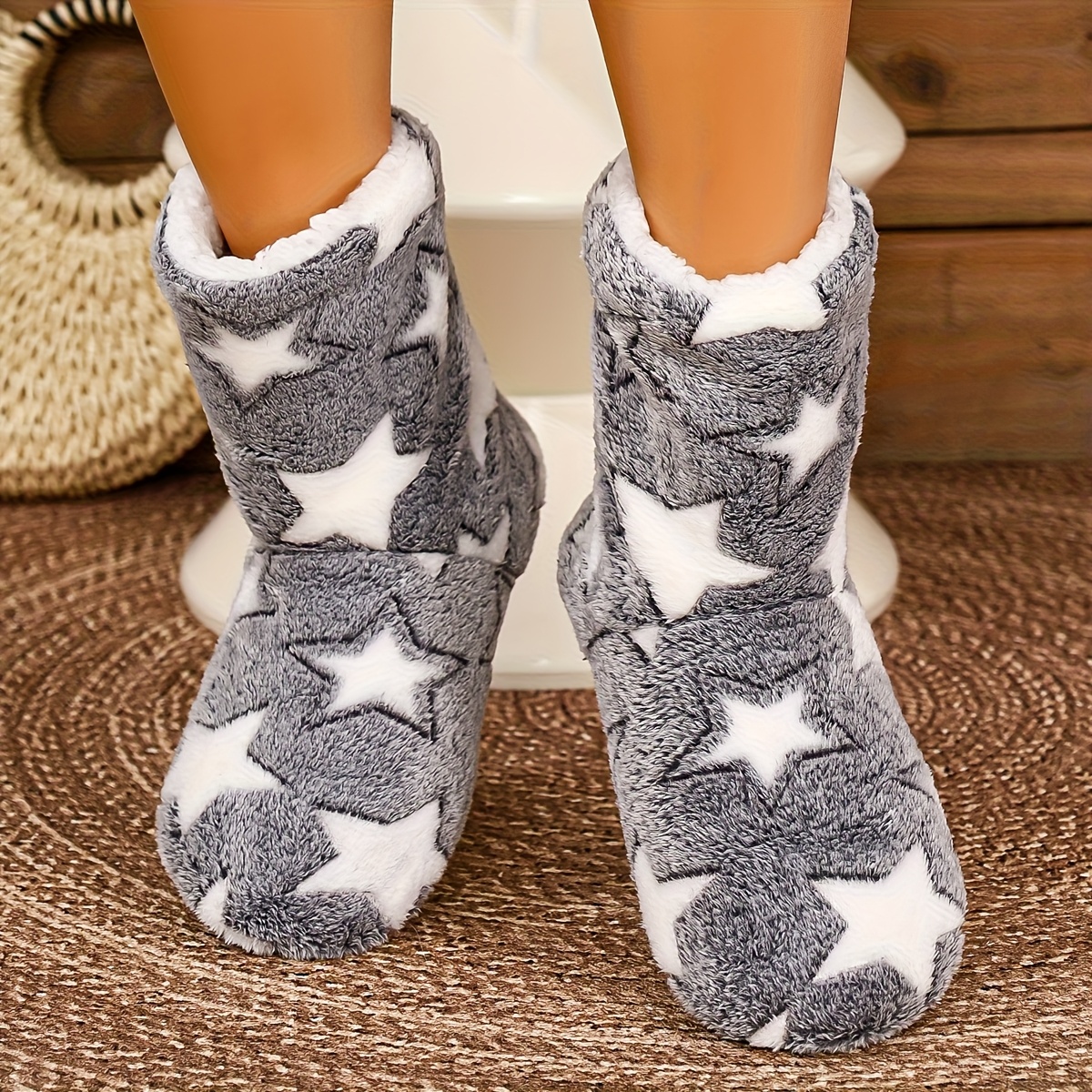 TEMU A Pair Of Stylish Comfortable Warm Winter Home Boots For Women | Casual Stars Pattern, Slip-on, Flat Heel, Fabric Upper, Hand Washable