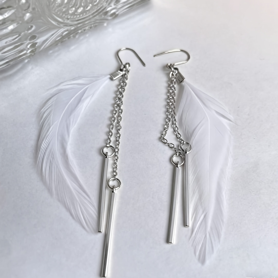 Women's Classic Long Feather Pendant Earrings, Fashionable