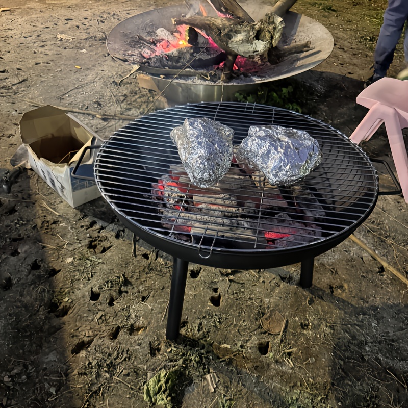 1 Set Foldable Outdoor Camping Fire Pit, Charcoal Stove, Wood-Burning Heater, Portable Design with Carbon Steel Base & Solid Iron Grate, Integrated Handle, Includes Bonus Mesh Net and Fire Hook – Ideal for Camping, Heating, and Multi-Scene Use