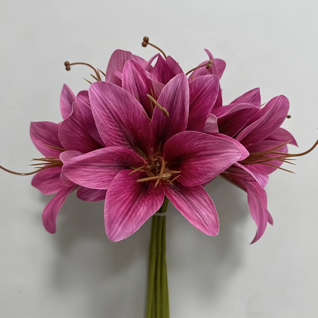 TEMU 8 Stück 11,02 Zoll künstliche Pflanzen, realistische Lilienblüten, 3D-gedruckte Blumen, geeignet für Hochzeiten im Innen- und Außenbereich, für