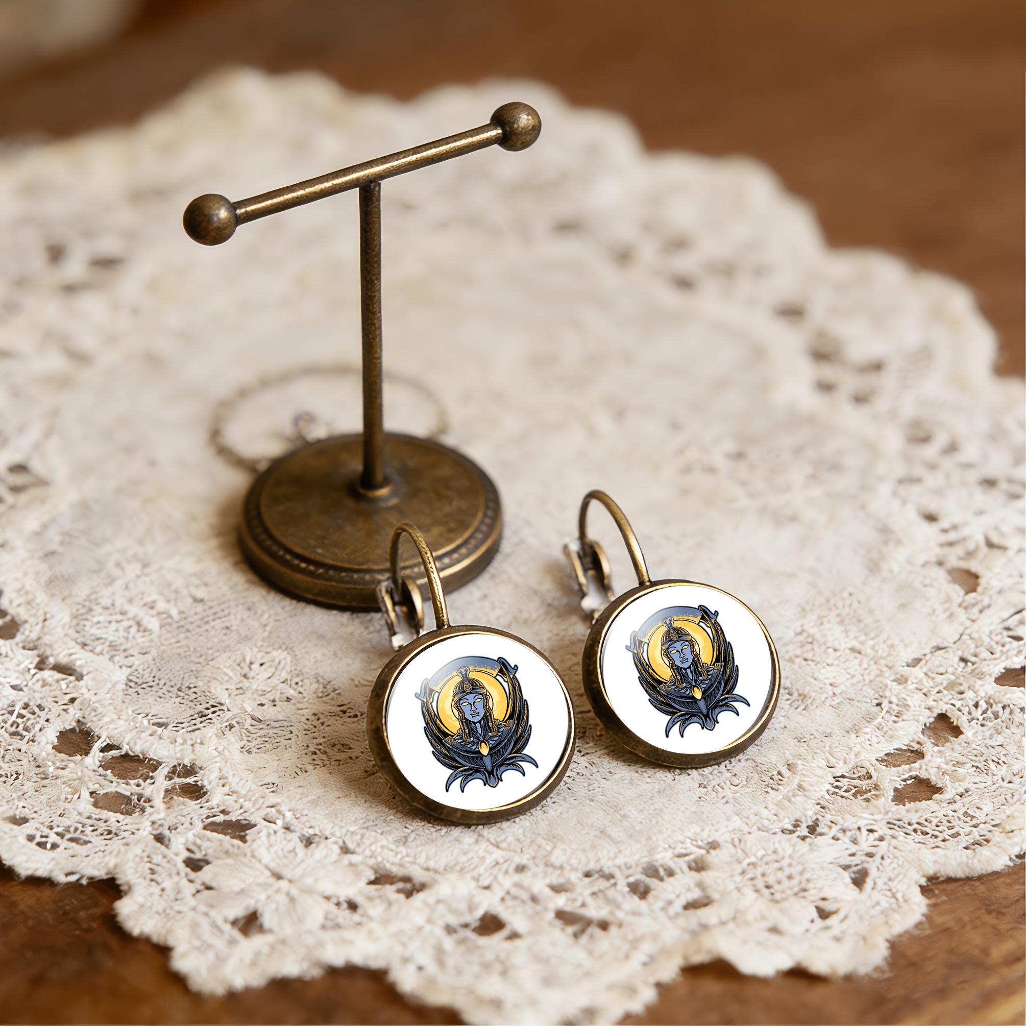2pcs Cyan Round Classical Earrings with Snake Crown Design