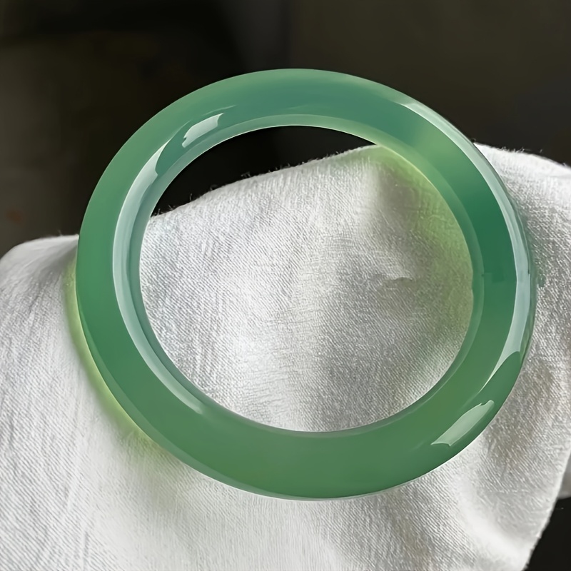 High Quality Womens Bracelet An Elegant Stone