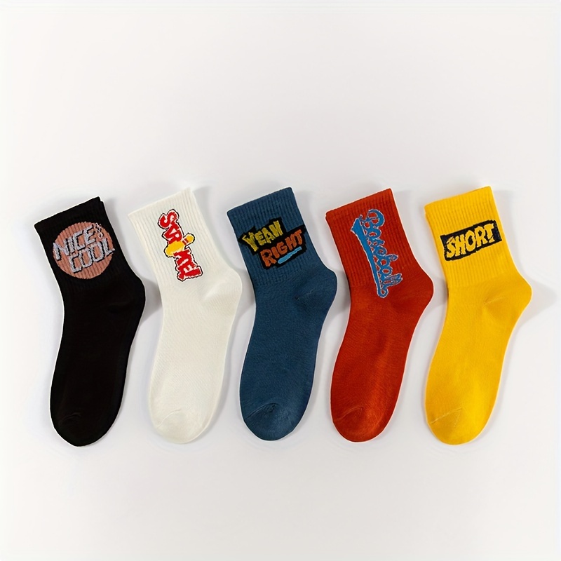 E-shop 5 Paar Herbst- und Wintersocken mit Buchstaben-Sport, vielseitig für Damen und Herren, Mid-Calf Socken, trendige lange Outdoor-Socken,