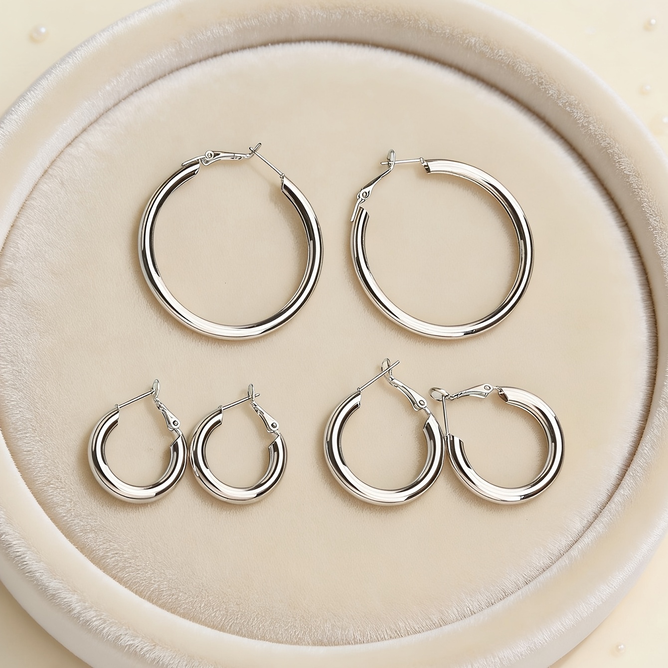 TEMU A Set Of 3 Pairs Of Simple And Stylish Metal Hoop Earrings For Women, Suitable For Holidays, Birthdays, Dates, Parties, Vacations, Shopping,