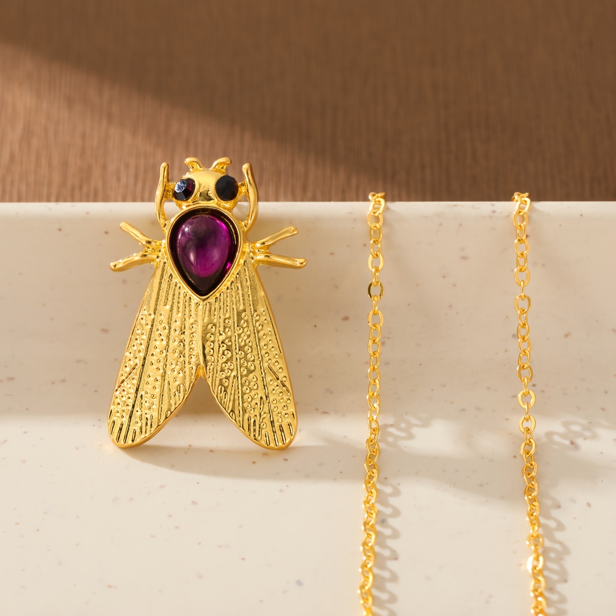 TEMU Retro Style Insect Cicada Shaped Inlaid Amethyst Black Synthetic Zirconia Women's Necklace Suitable For Parties Banquets Daily Niche Individual