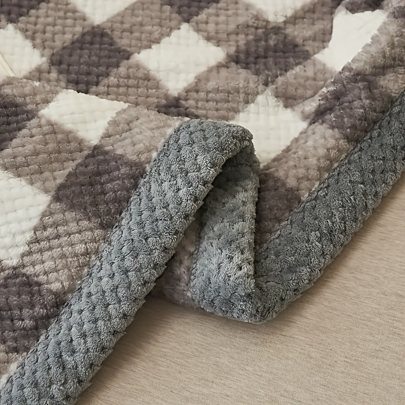 cozy plaid fleece throw blanket soft machine washable black white striped design     for bed sofa or   4 sizes       checkered pattern luxurious textured Product details 9