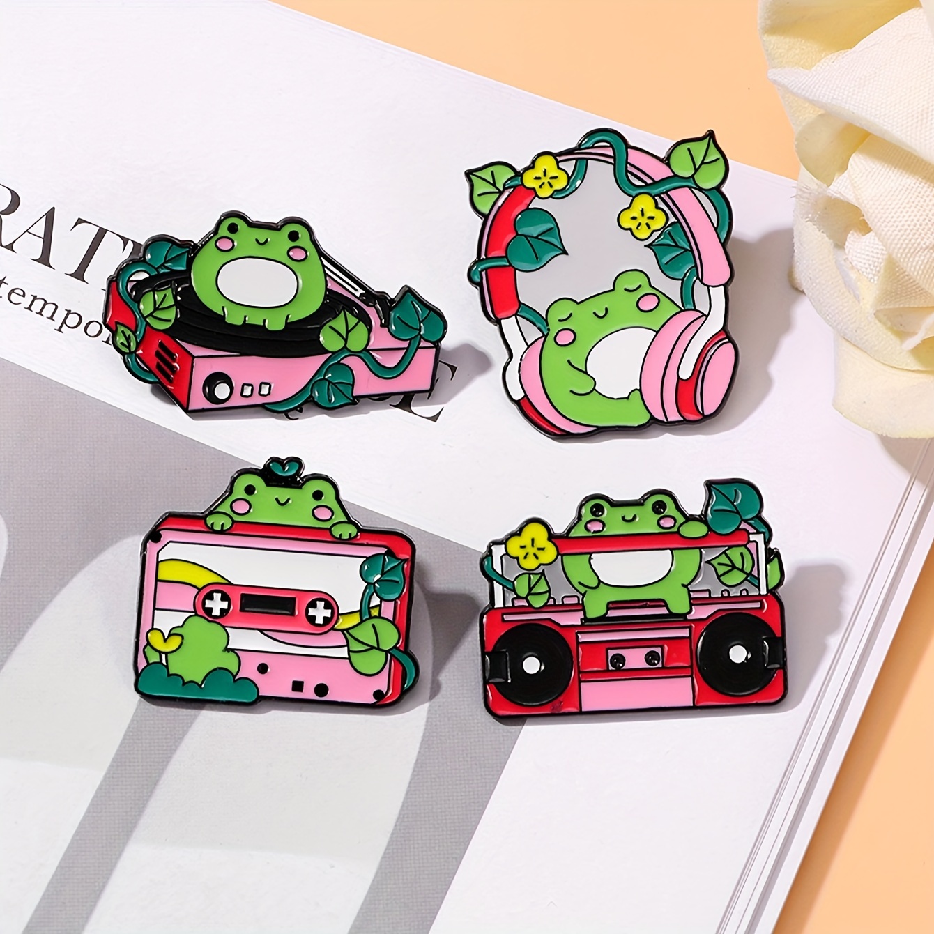 

Frogy Music Lovers: 4 Packs Of Enamel Pins Featuring Cute Frog Design - Perfect For Girls' Daily Wear And Unique Fashion Accessories
