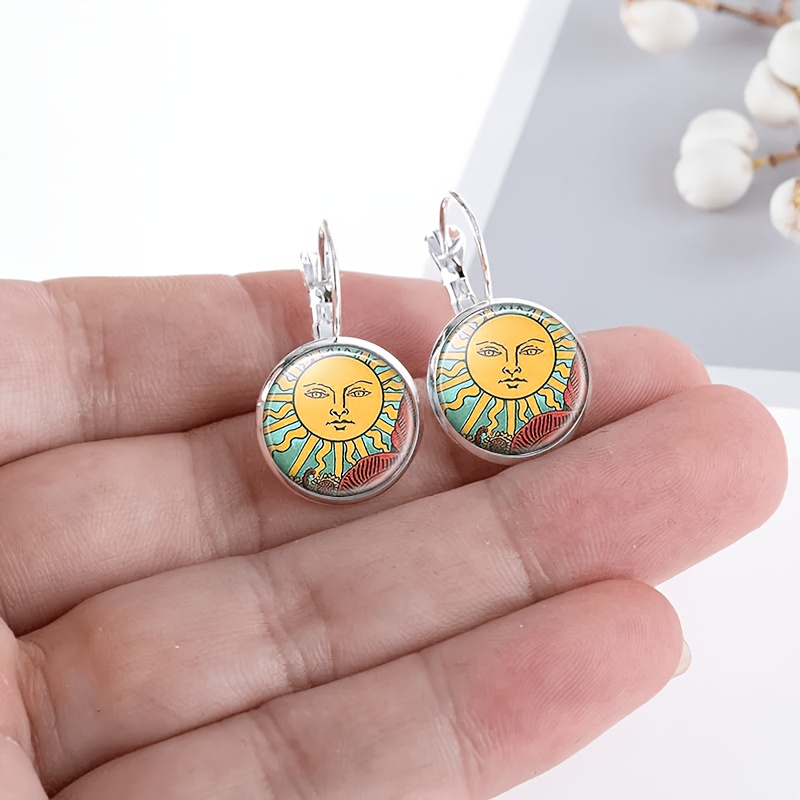 2pcs Set White Round Glass Stud Earrings with Sun Face Design