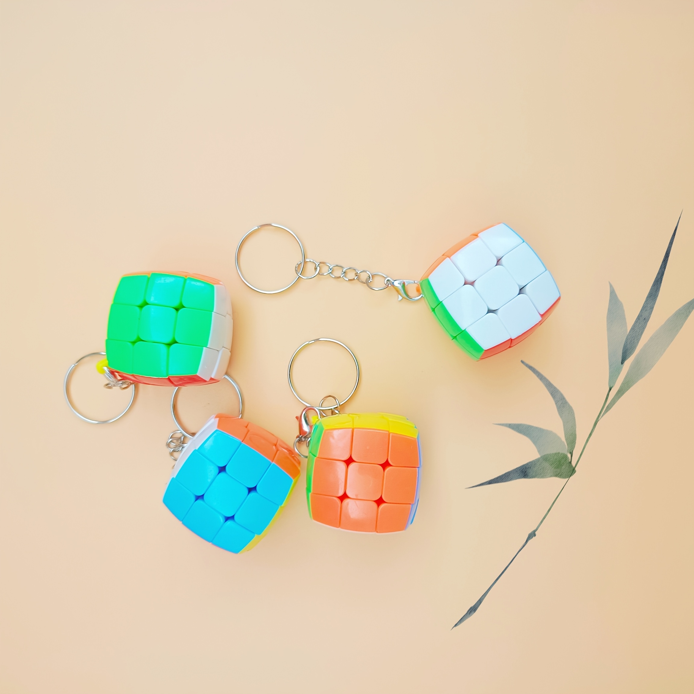 

4pcs Mini Magic Cube Keychains - Rotatable, Christmas, Valentine's & New Year Gifts