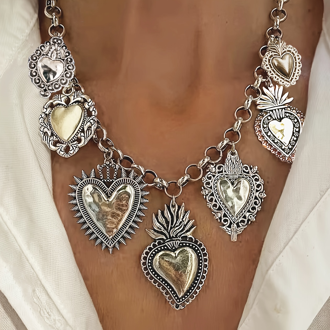 

Vintage-inspired Silvery Chain Necklace With Multiple Holy Heart Pendants - Unique Design Women's Fashion Accessory For Parties & Gifts Jewelry For Women Necklaces For Women