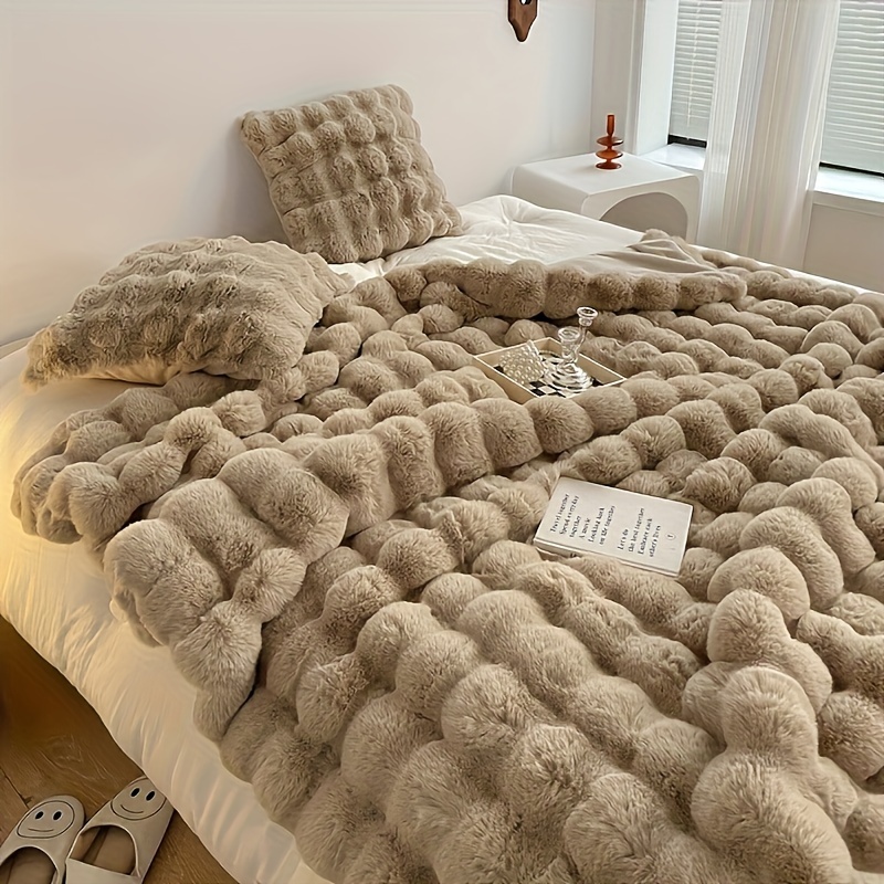 

1 Piece Of Solid Color Velvet Blanket, Light Luxury Sofa Blanket, Soft And Warm Velvet Blanket, Fur-like Blanket.