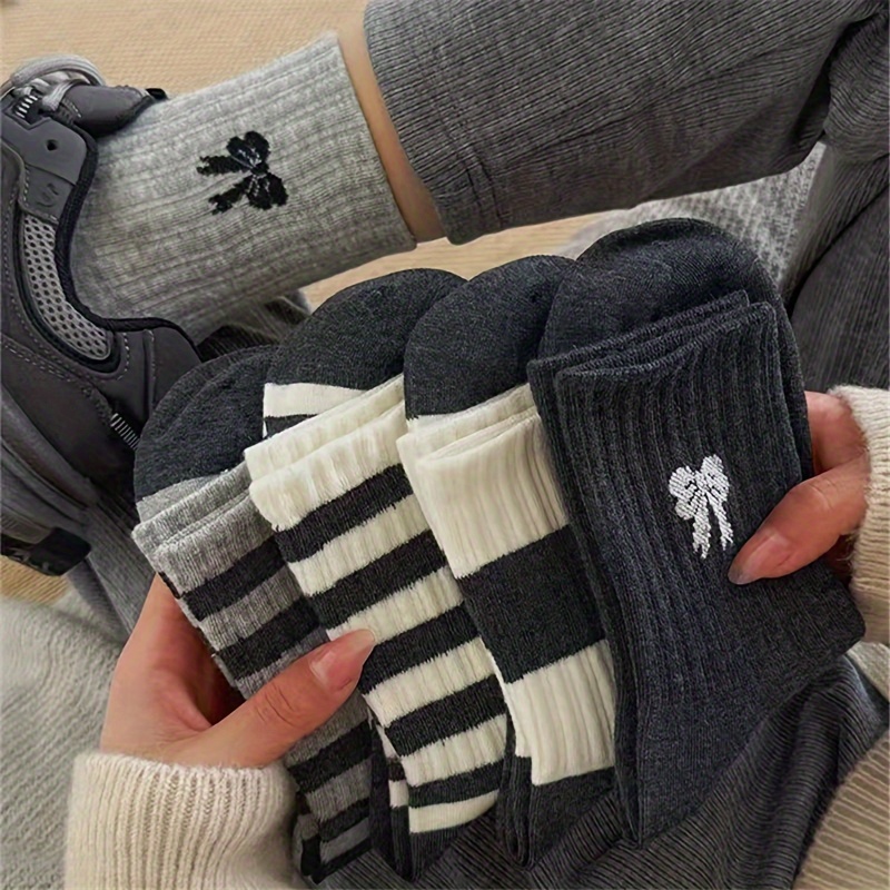 Image of 5-pack Striped Black And White Bow Socks For Women, Mid-calf Korean Style Sweat-absorbing Breathable Fashionable Long Tube Socks For Autumn/winter, Casual Sock Wear, Comfortable Sock Material