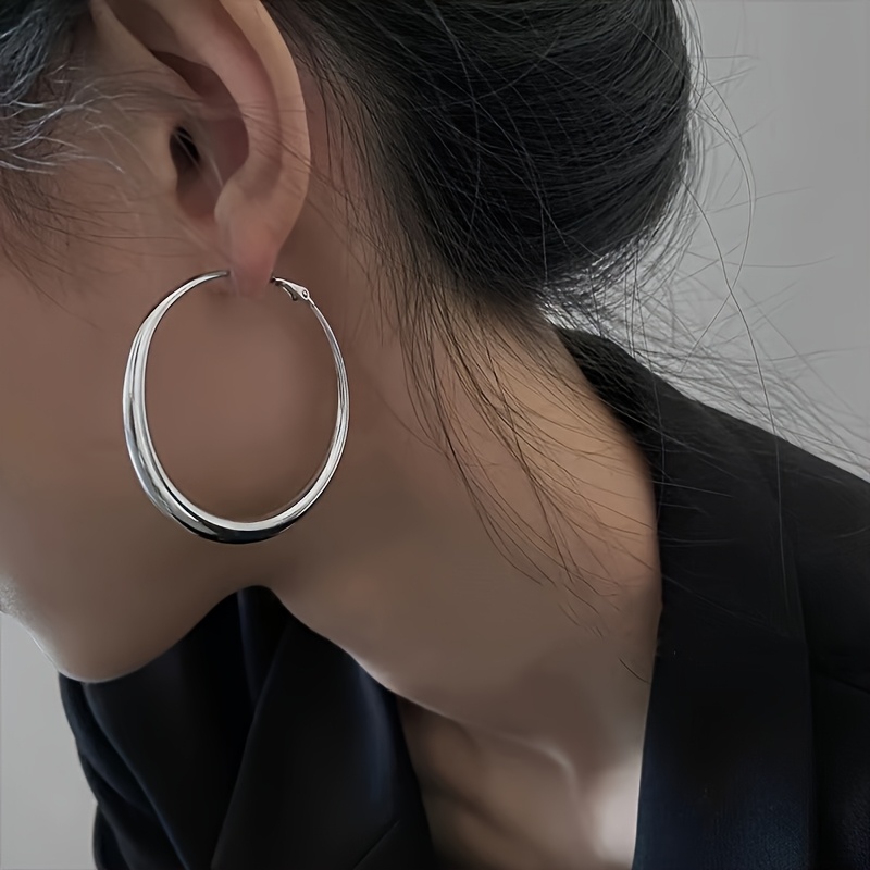 TEMU A Pair Of S925 Sterling Silver Women's Circular Earrings, Lightweight Round Earrings, Elegant And Minimalist Style Earrings