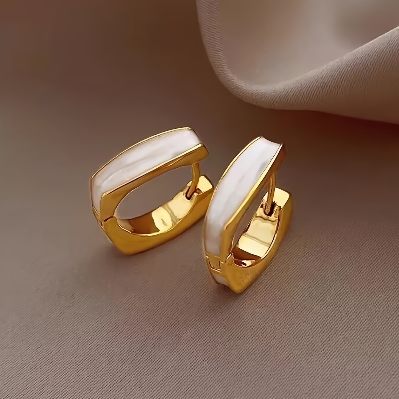 1 Pair Of French Style Minimalist Personality Temperament, Light Luxury Elegant Geometric Square Women' Casual Wear, Fashionable Ear Rings