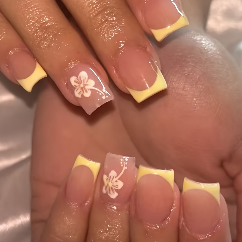 E-shop 24-tlg. Französische Press-On-Nägel passend für Hände & Füße – Cremegelbe Spitzen mit durchsichtigem nude-rosa Nagelbett, handgemalte weiße