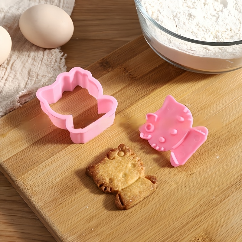 1 set of 2 Sanrio Kitty cartoon cute and durable PS material fruit baking molds, suitable for all kinds of watermelons, biscuits, etc.