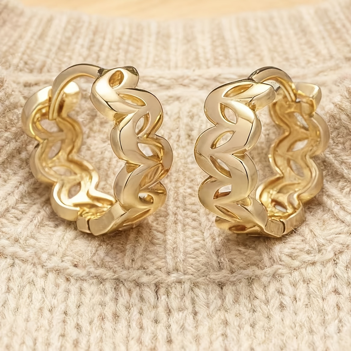1 Pair Of Fashionable Hollowed-out Women's Earrings, Exquisite And Versatile - Light, Comfortable, Simple And Elegant Style, Perfect Valentine's Day Gift, Daily Wear And Casual Accessories