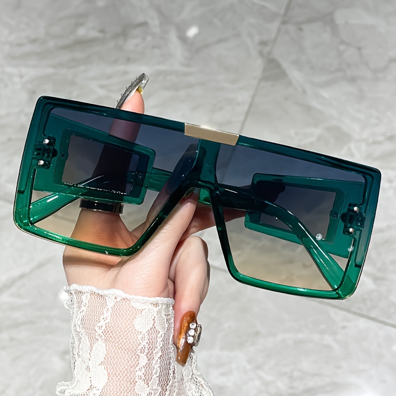 

One-piece Fashion Glasses Large-frame Retro Glasses Ladies And Men Summer Sun Protection Gift Box Of Exquisite Glasses The Best Choice