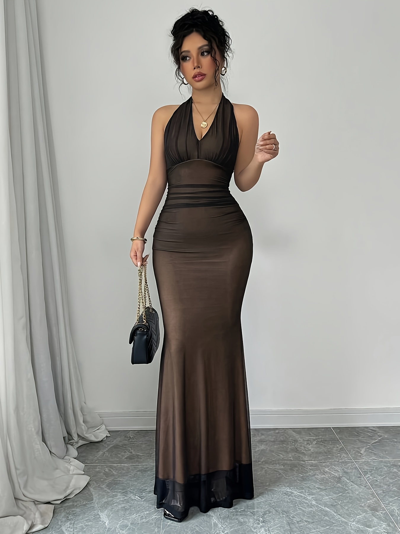 Dress The Population Women's Camden Deep Plunge Neckline