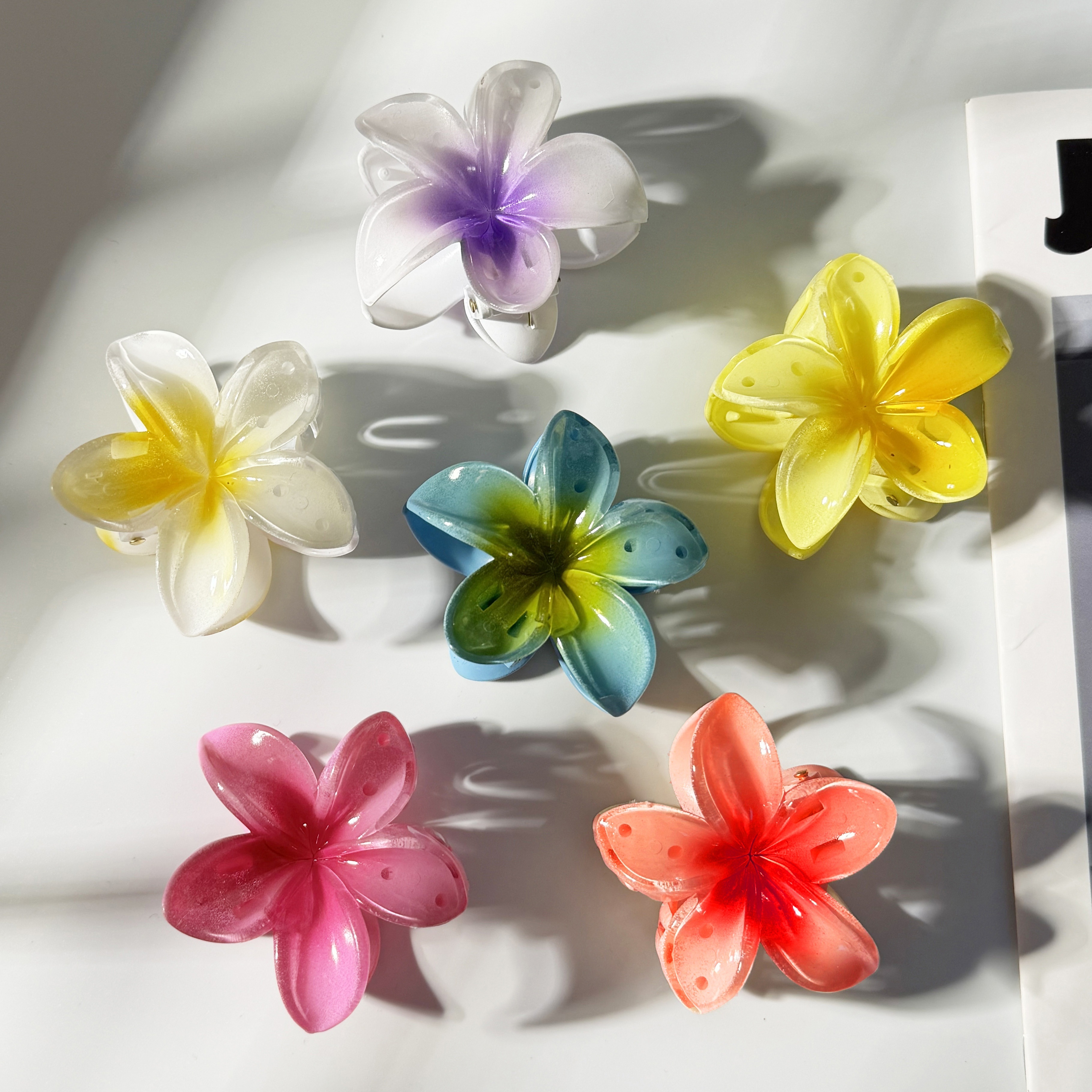 

6-piece Set Colorful Floral Hair Claw Clips - Sweet & Simple Acrylic Flower Design For Women, Perfect For Birthdays & Everyday Chic