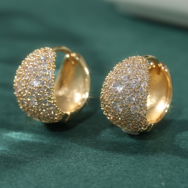 E-shop Die schillernden bezaubernden weißen synthetischen Zirkonia-Creolen sind exquisite Accessoires für Damen für tägliche Dates Partys sowie