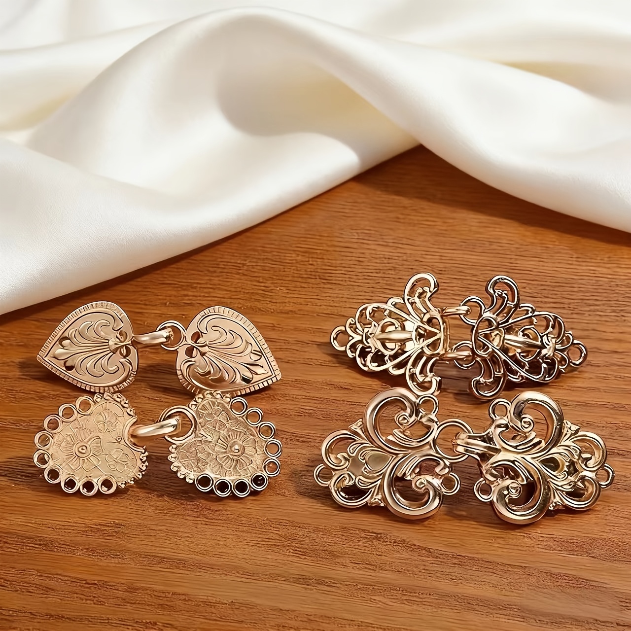 4 Golden Shirt Clips, Strap Clips, Clothing Fastening Clips, Skirt Waist Fixing Clips, Shawl Sweater Cardigan Cape For Women