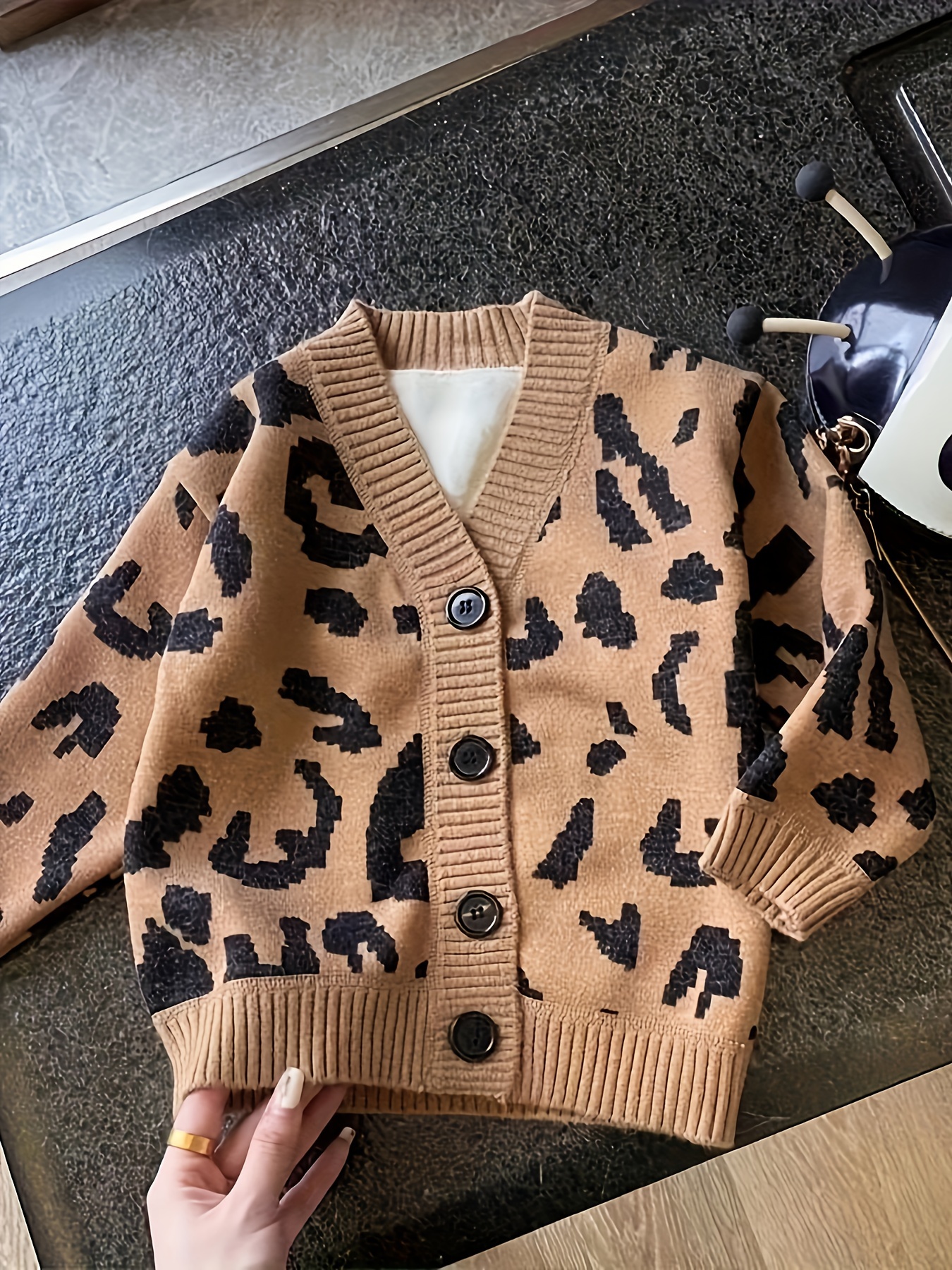 2024 Children's Autumn/Winter -Lined Thickened Warm V-Neck Leopard Print Knit Cardigan Sweater