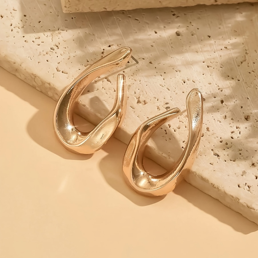 Minimalist Teardrop Earrings for Daily Wear
