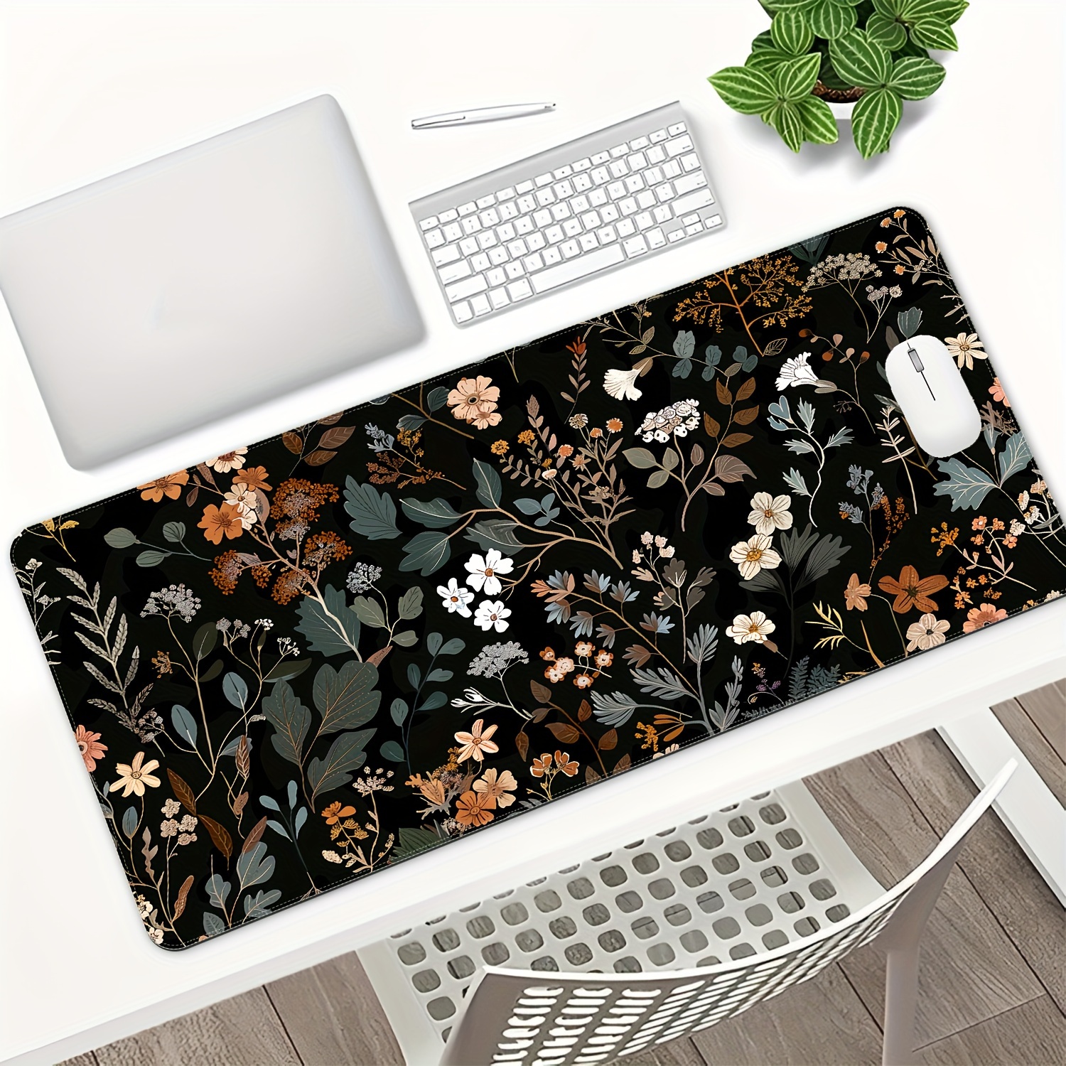 

Floral Design Extended Gaming Mouse Pad - Durable Rubber, Non-slip & Water-resistant Desk Mat, Scratch & Spill Protection For Home And Office Use