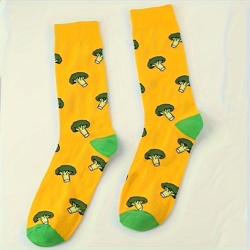 A Pair Of Stylish Men's Casual Socks Featuring A Cartoon Broccoli Design, Comfortable And Breathable
